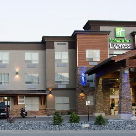 Holiday Inn Express Golden-Kicking Horse, An Ihg Hotel Exterior photo