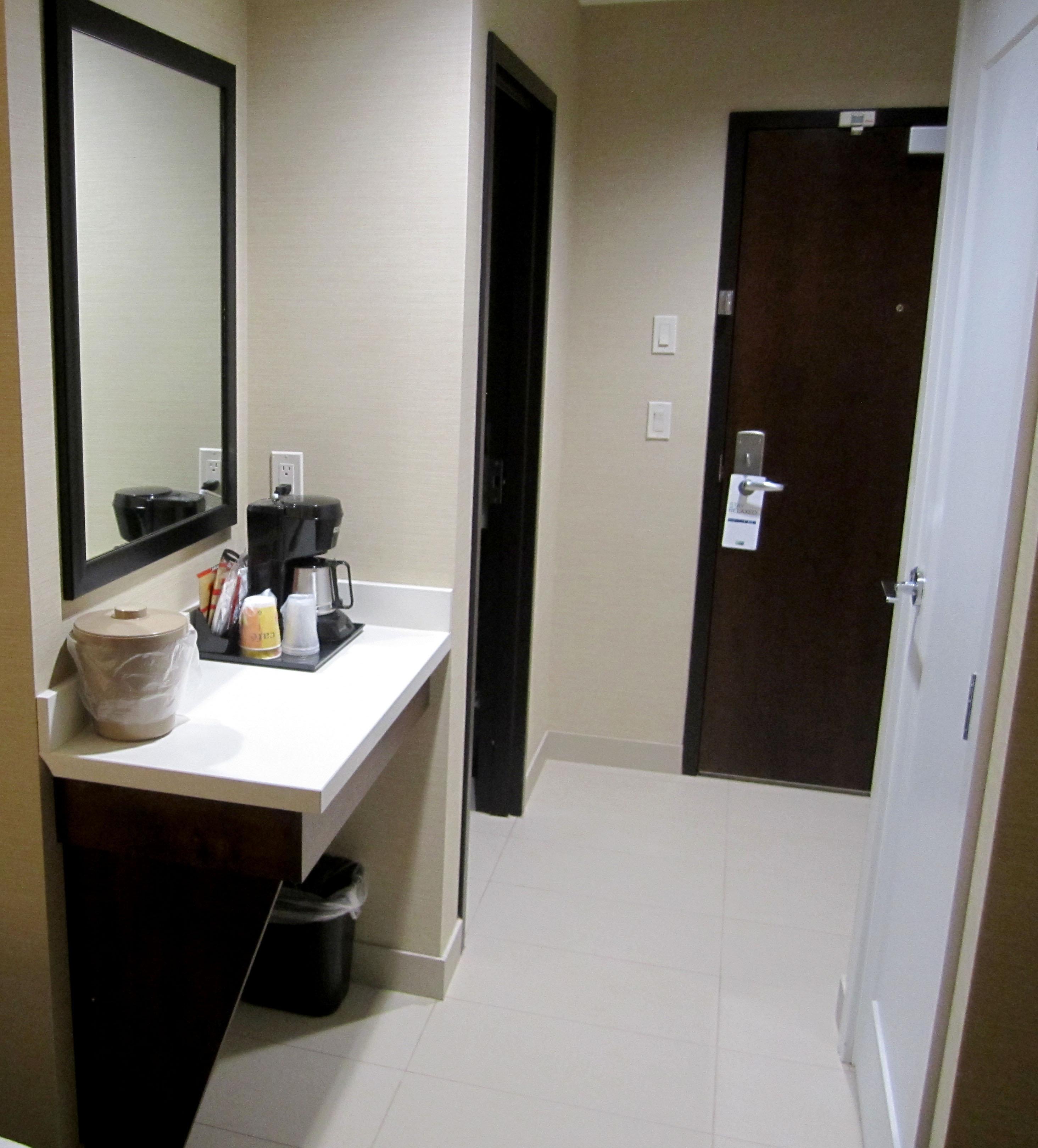 Holiday Inn Express Golden-Kicking Horse By Ihg Exterior photo