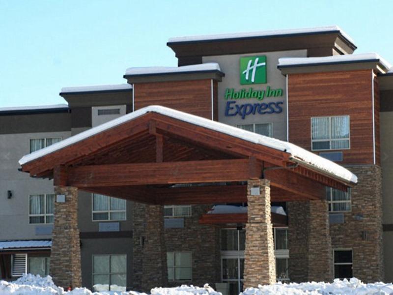 Holiday Inn Express Golden-Kicking Horse, An Ihg Hotel Exterior photo