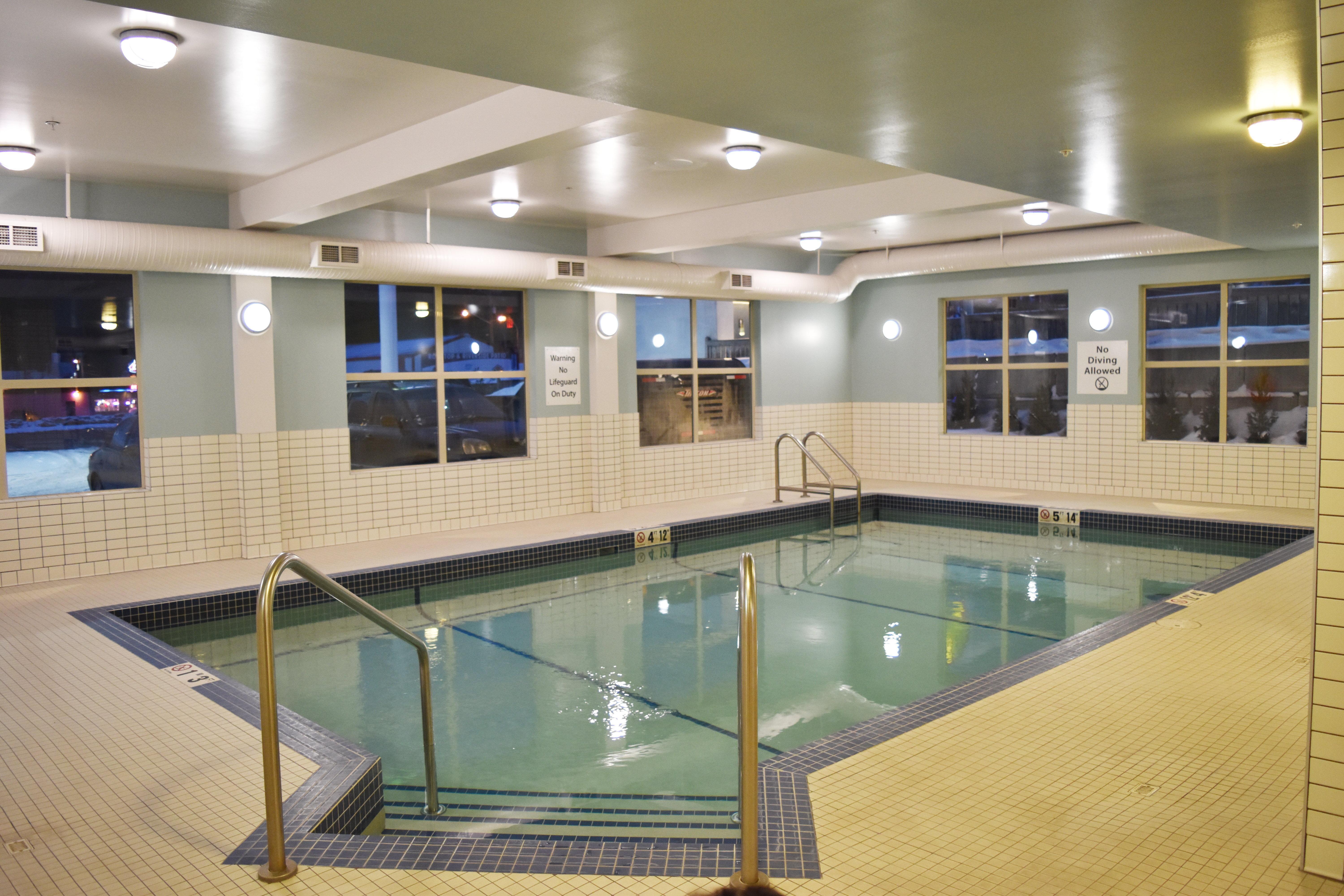 Holiday Inn Express Golden-Kicking Horse By Ihg Exterior photo